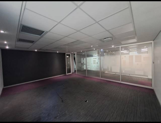 1,182M² OFFICE TO LET IN ILLOVO